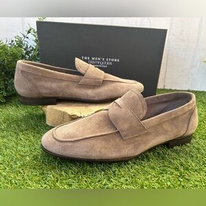 Bloomingdale’s men penny loafers grey suede size 10 
MADE IN ITALY NEW with box